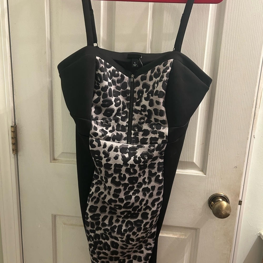 NWT torrid club snow leopard bustier zip front body con dress size 1